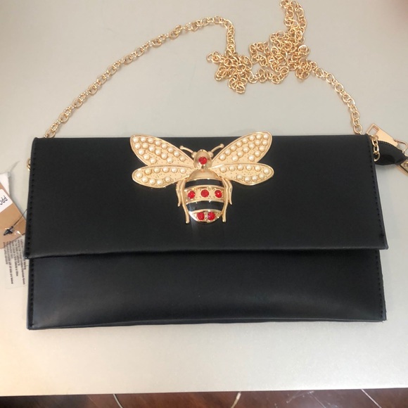 Host pick🎉🎉Gorgeous evening clutch by viviglam ❤️🌹❤️🌹 - Picture 7 of 8